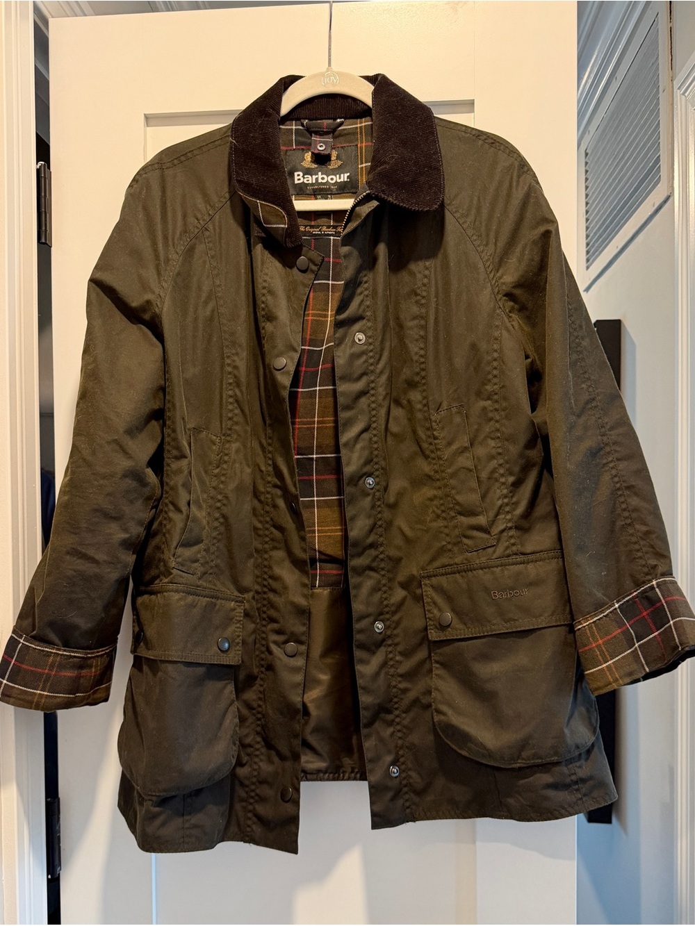 Barbour Beadnell NWOT Olive Waxed Coat with Tartan Lining